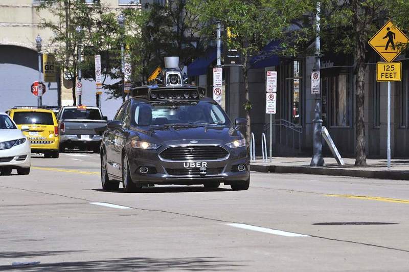 Uber тестирует беспилотный автомобиль на городских дорогах