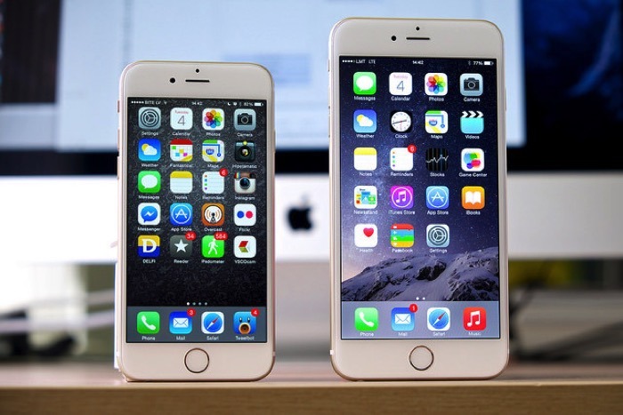 iPhone 6 и iPhone 6 Plus. Фото: Kārlis Dambrāns via Flickr.