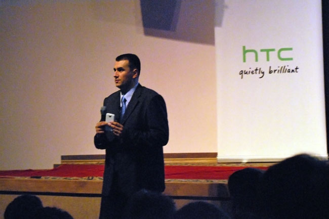 Представитель лондонского отделения HTC Марко Савкович