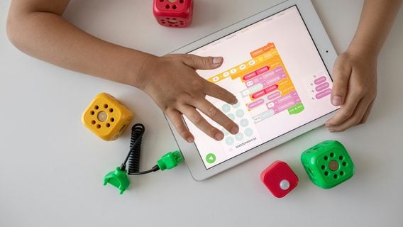 5 курсов по программированию для детей: Scratch,  робототехника  и основы C#