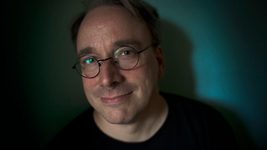 Линус Торвальдс отчитал разработчиков Linux за то, что нерасторопные