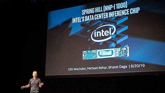 Intel представила свой первый процессор на базе AI 