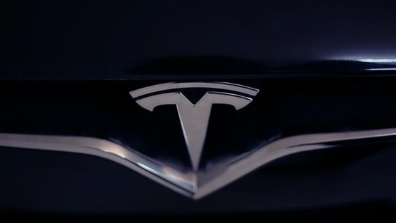 Tesla предсказали скорый обвал акций
