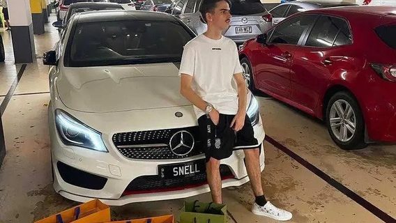 Mercedes Benz — в 17, первый миллион — в 18: подросток зарабатывает на крипте и учит других