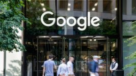 Google запустила помощника программистов — конкурента GitHub Copilot
