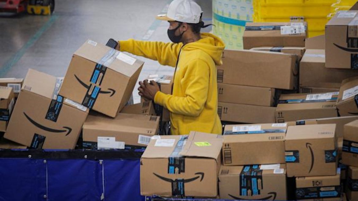 Amazon предупредила работников о риске суицида в пиковый сезон