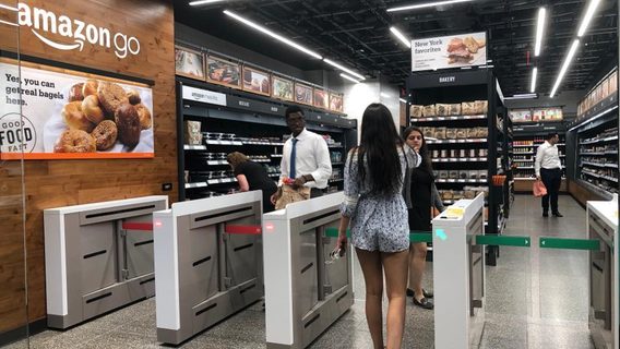 Бескассовая технология Amazon  впервые заработает в крупном гипермаркете