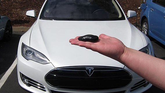 Оборудование стоимостью $600 позволяло клонировать ключи для Tesla Model S 