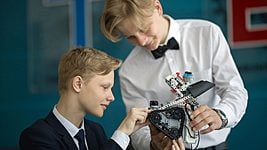 Juno открыла STEM-класс в Бобруйске и будет помогать школьникам разбираться в логистике 