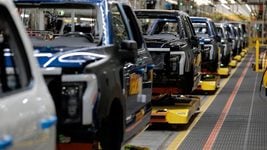 Ford сокращает 700 человек на сборке электрокаров