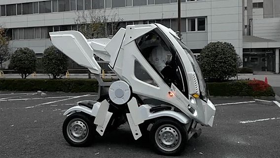 В Японии построили автомобиль-трансформер 