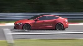 Tesla Model S Plaid поставила рекорд скорости среди серийных электрокаров