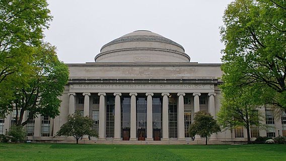 MIT потратит $1 млрд на создание нового ИИ-колледжа «для билингвов будущего» 