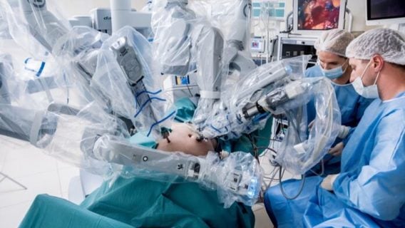 Испанские врачи впервые в мире пересадили легкое с помощью робота