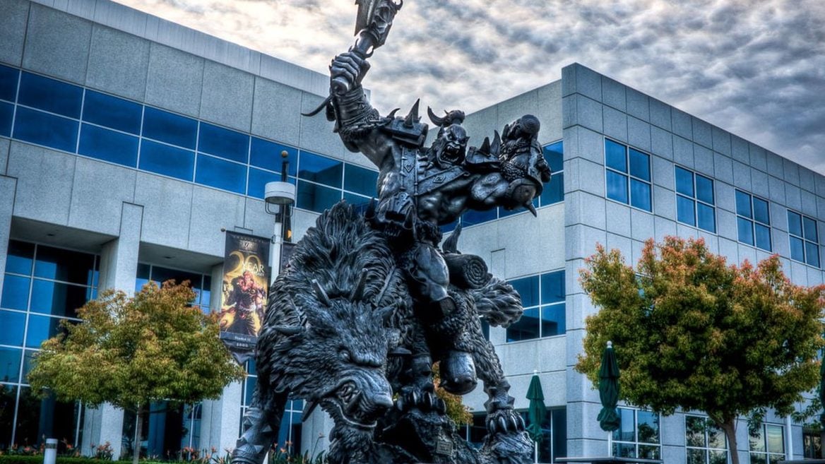 На Activision Blizzard подали иск за домогательства внутри компании. Одна из работниц покончила с собой