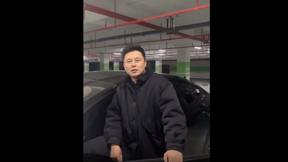 «Возможно у меня китайские корни»: в сети завирусился ролик с двойником Маска
