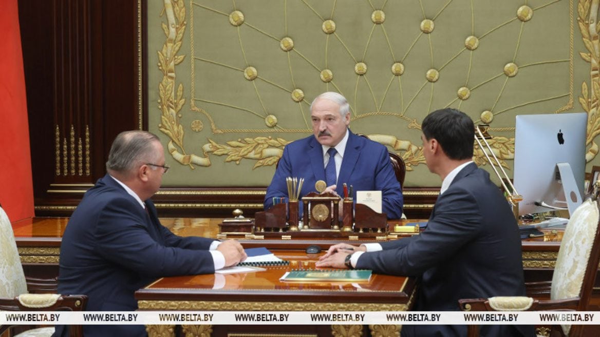 Лукашенко обещает не сводить счёты с бизнесменами и «принимать как своих»