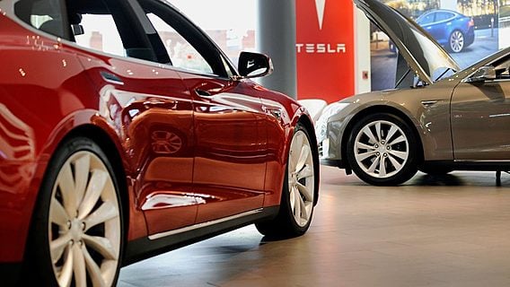 Tesla обвинила бывшего руководителя программы автопилота в краже технологии 