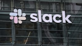 Акции Slack взлетели на 30% на слухах о поглощении Salesforce