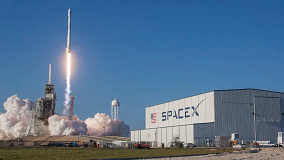 Исторический успех: SpaceX повторно запустила орбитальную ракету 