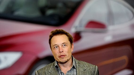 Tesla урезает зарплаты, часть сотрудников отправляет в неоплачиваемый отпуск