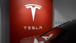Tesla отзывает все проданные киберпикапы — залипает педаль газа