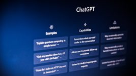 Италия забанила ChatGPT — первая в мире