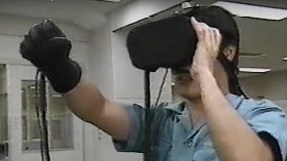 Как очки виртуальной реальности выглядели в 1990 году (видео) 