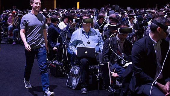 Фото дня. Цукерберг на презентации Samsung «в виртуальной реальности» 