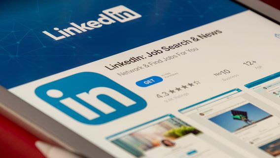Число вакансий с упоминанием ИИ на LinkedIn взлетело более чем вдвое за последние пару лет