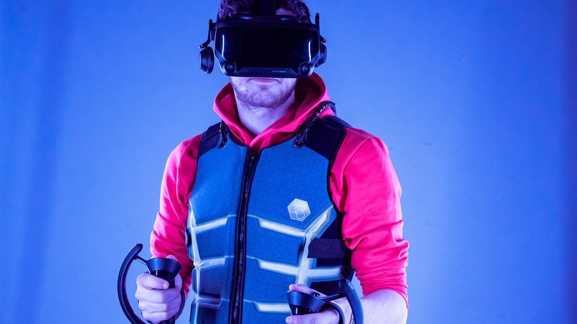 Почувствовать капли дождя и удары от пуль - Actronika представит жилет для VR-реальности