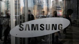 Склады забиты: Samsung сокращает производство смартфонов из-за падения глобального спроса