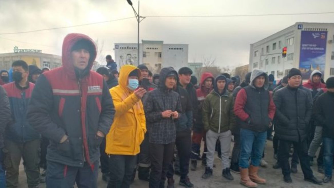 В Казахстане отключили интернет в ответ на протесты против резкого подорожания газа