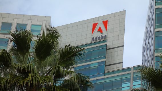 Adobe выгонит в неоплачиваемый отпуск непривитых сотрудников